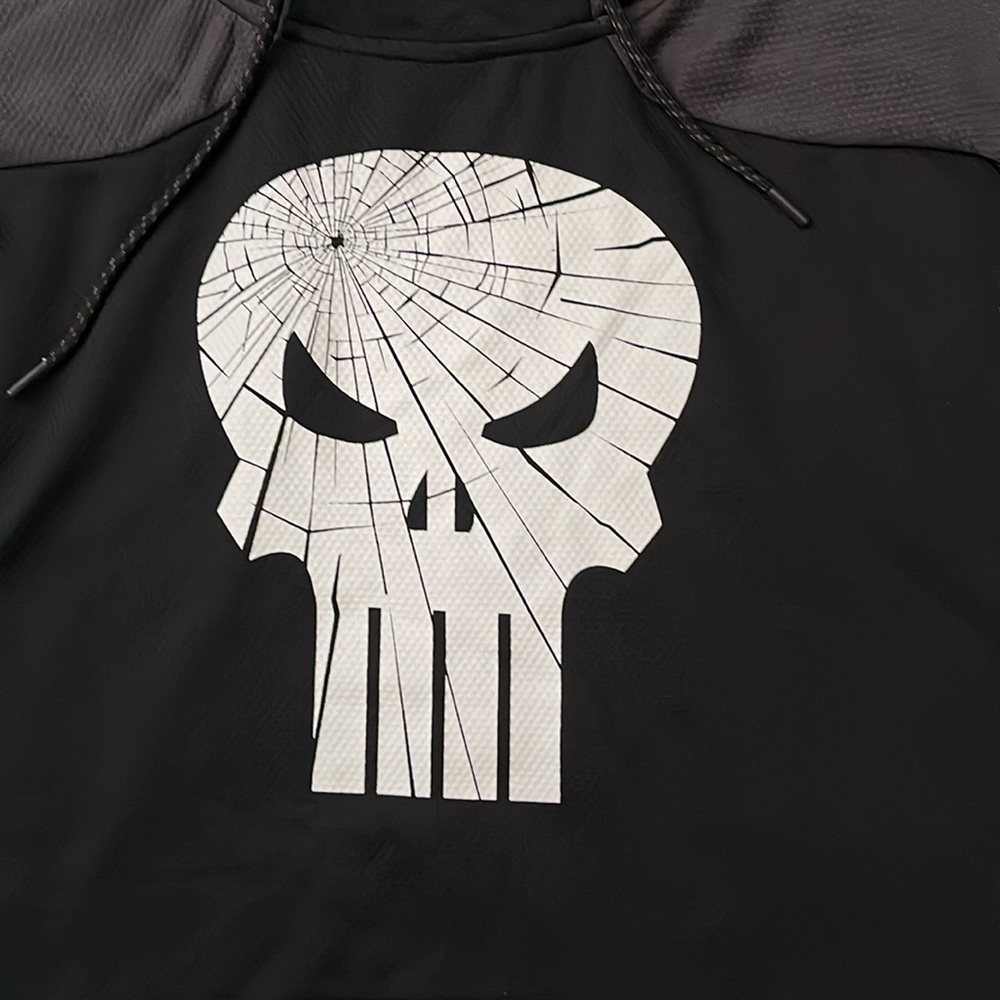 EUC Men’s Marvel The Punisher Black/Dark Gray Hoodie Size XL - Picture 2 of 9